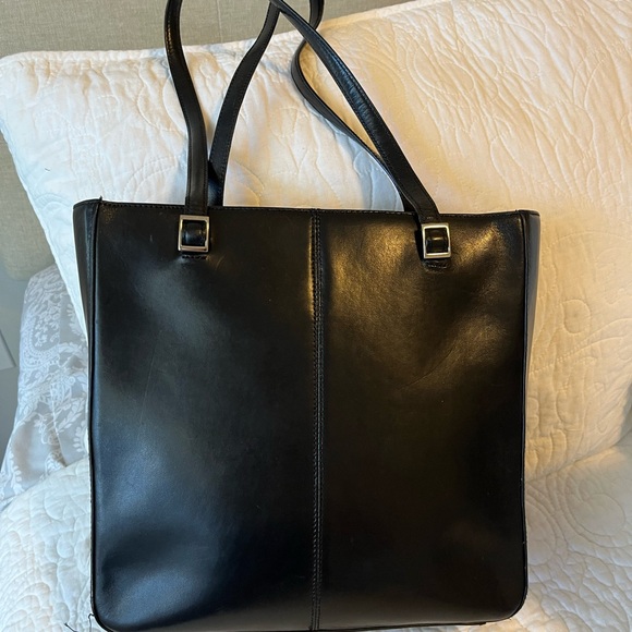 Fossil Black Leather Tote Bag. Key hang tag included.  EUC 11x11 - Picture 1 of 10